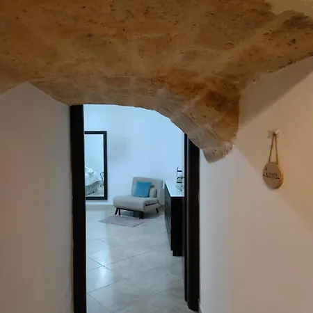 Myrrh Apartment *